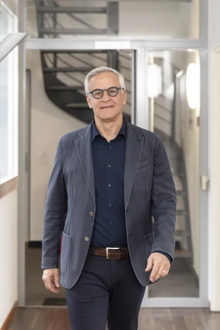 Dr. Michel Geelhaar